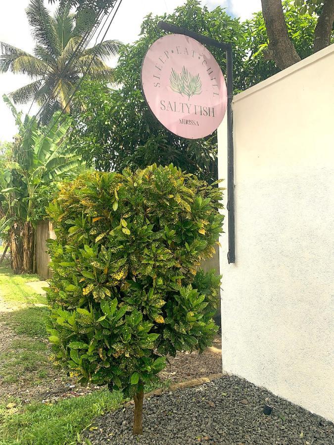 Hotel Salty Fish Mirissa Extérieur photo