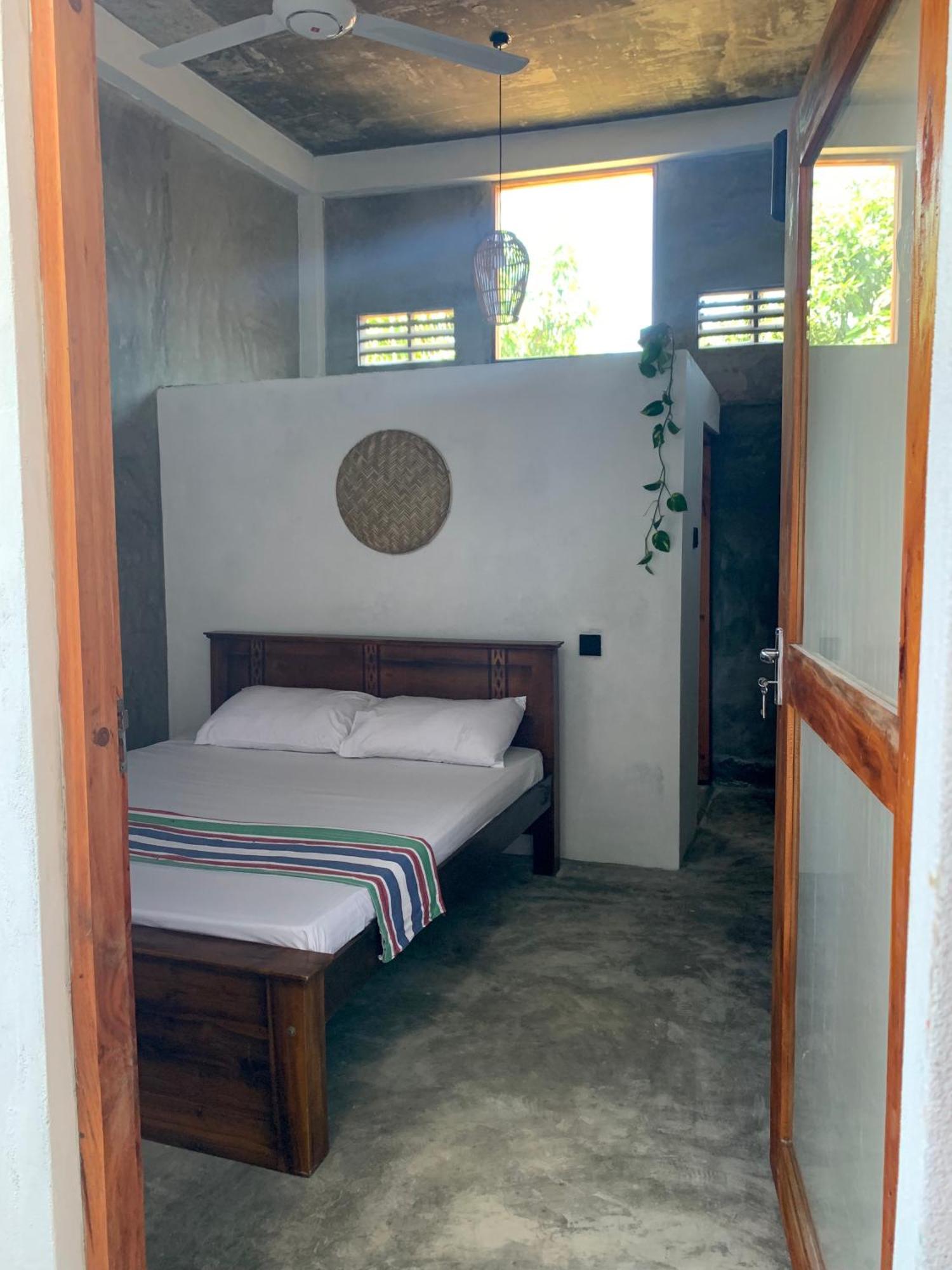 Hotel Salty Fish Mirissa Extérieur photo